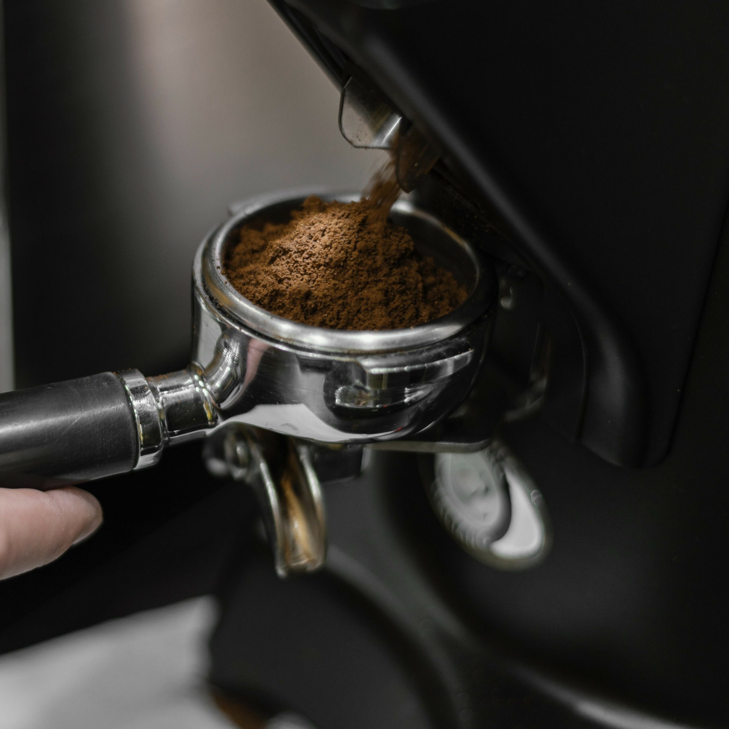 Idealna kawa do ekspresu kolbowego jak wybrać ziarna, stopień palenia i mielenia. Kawowyraj